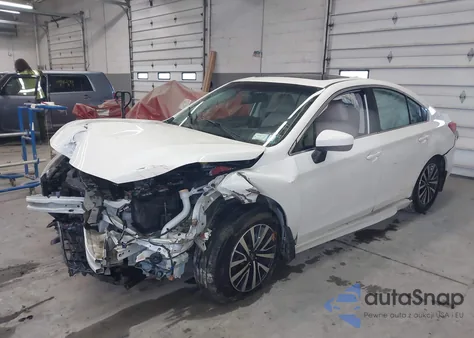 2018 Subaru Legacy 2.5I Premium z USA, uszkodzony, nr VIN 4S3BNAD60J3011840